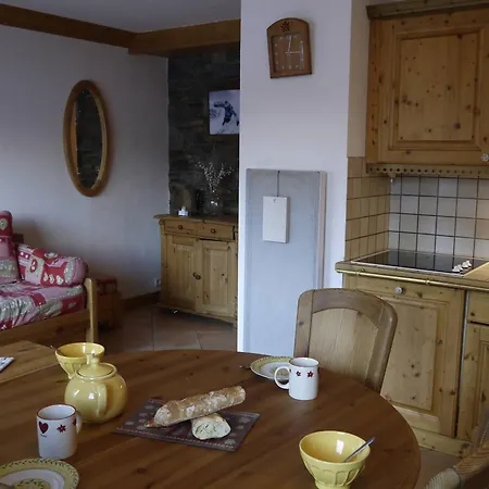 Apartment 2 A Meribel, Proche Pistes Et Commerces - Fr-1-355-139