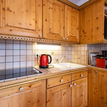 Apartment 2 A Meribel, Proche Pistes Et Commerces - Fr-1-355-139 *